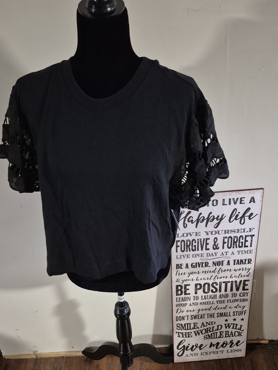 GAP Tops - GAP Black Vintage Cropped Court Tshirt